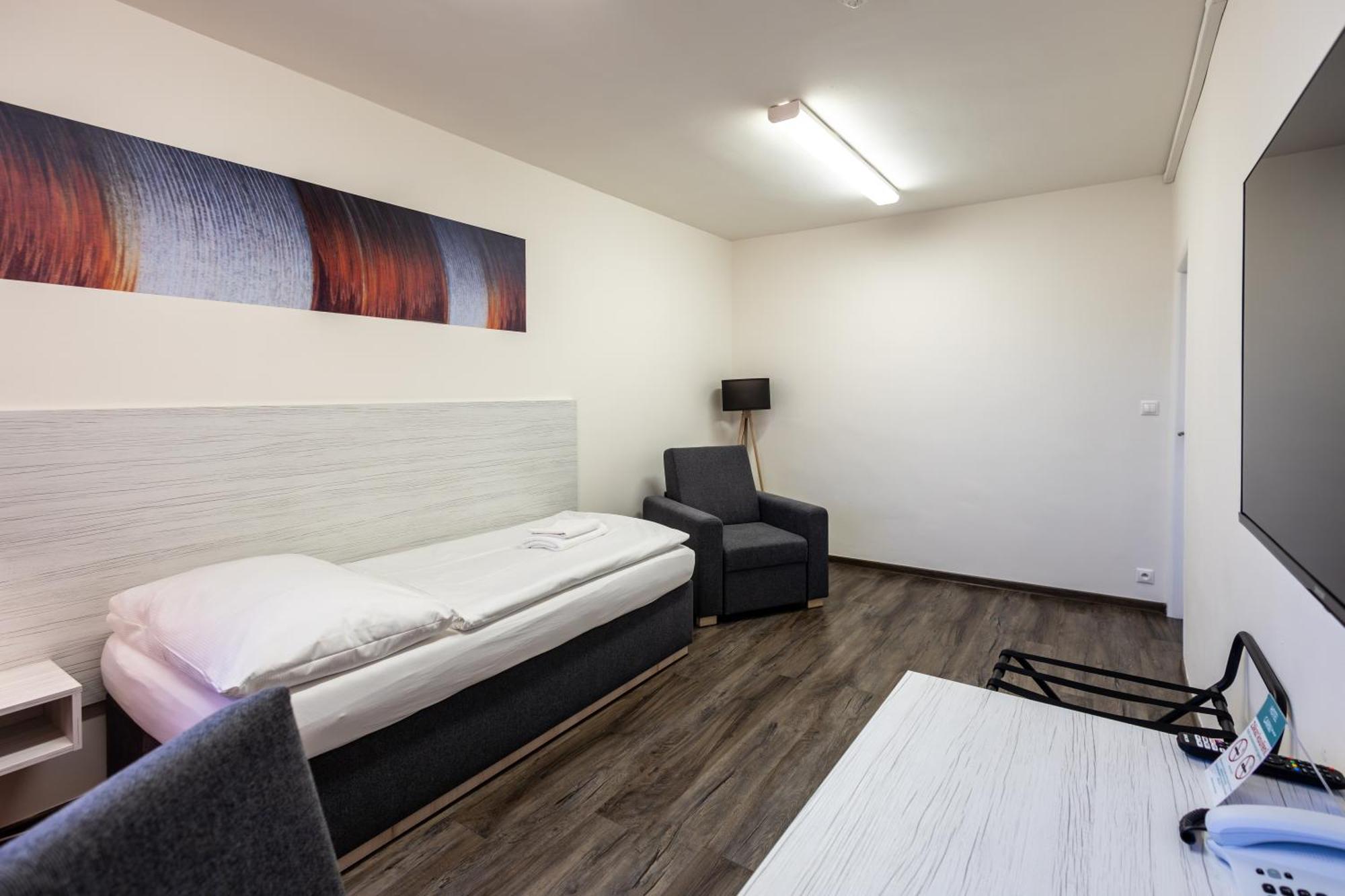 Hotel Garni Vsb オストラヴァ エクステリア 写真