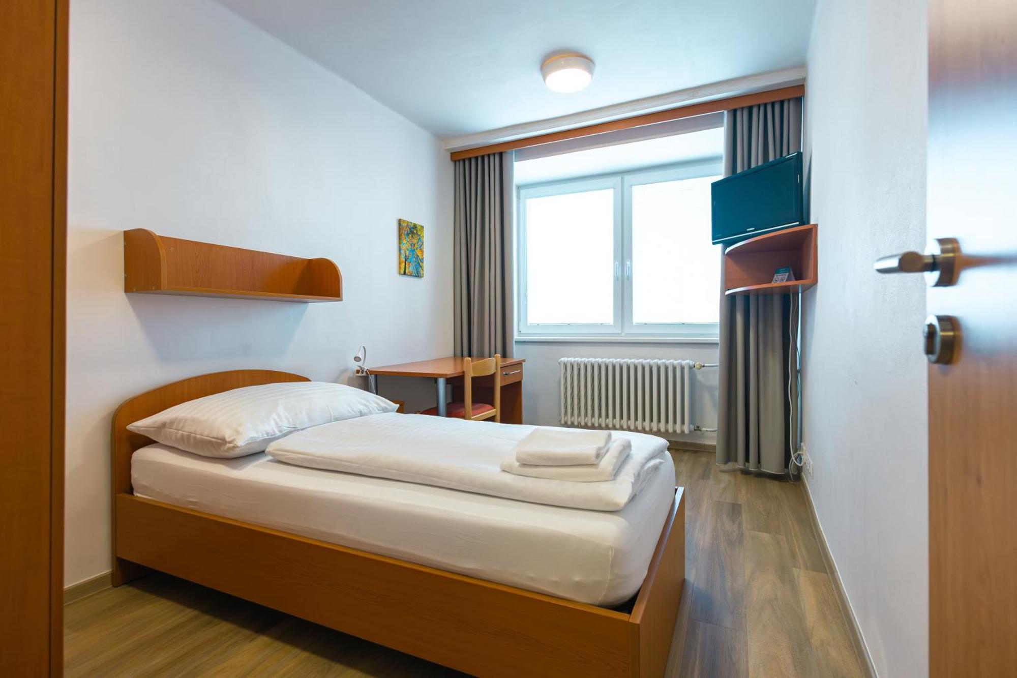 Hotel Garni Vsb オストラヴァ エクステリア 写真