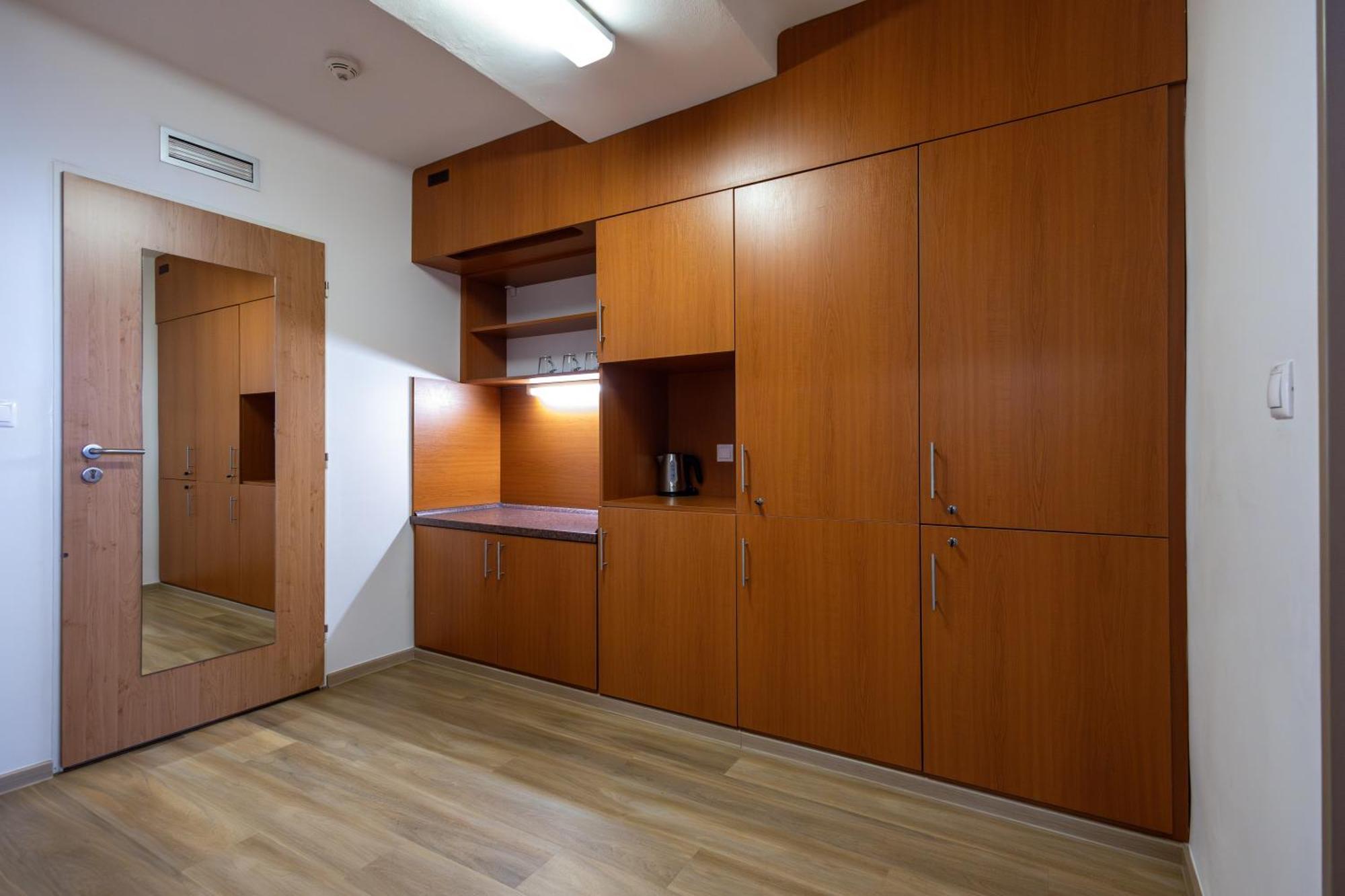 Hotel Garni Vsb オストラヴァ エクステリア 写真